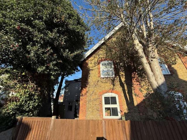 Farm for sale in London Borough of Hounslow, Feltham