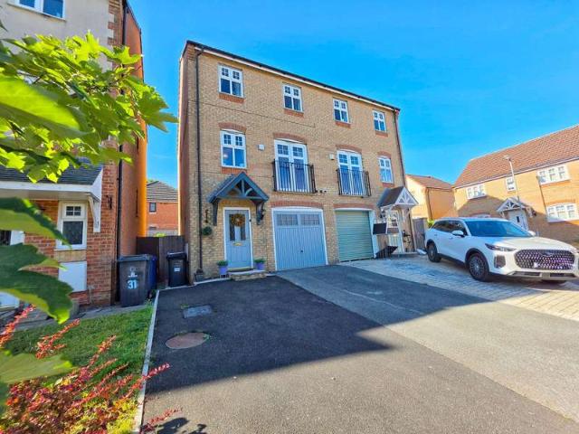 Farm for sale in Redbrook, Pogmoor
