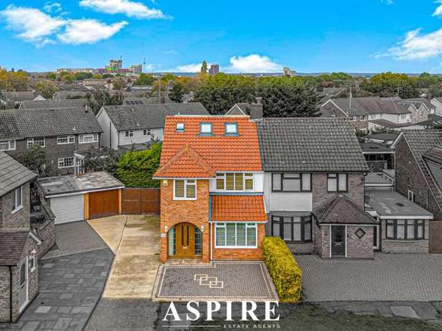 Farm for sale in Lee Chapel, Basildon