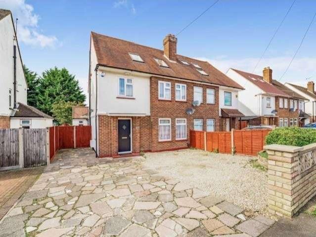 Farm for rent in Yiewsley, Yiewsley