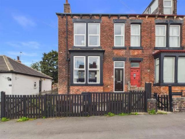 Farm for sale in Osmondthorpe, West Yorkshire