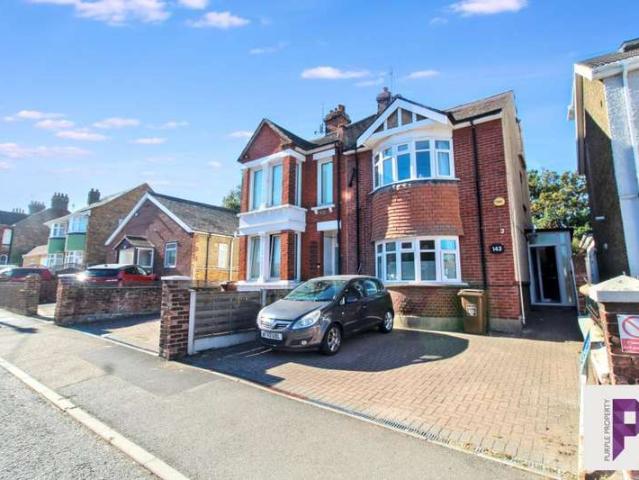 Farm for sale in Brompton, Gillingham