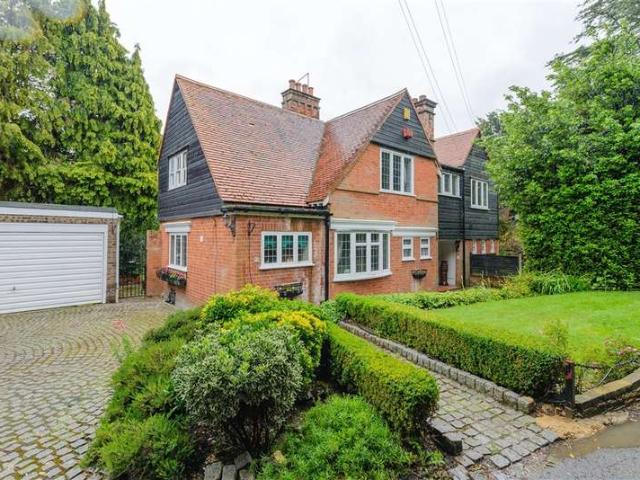 Farm for sale in Debden Green, Epping