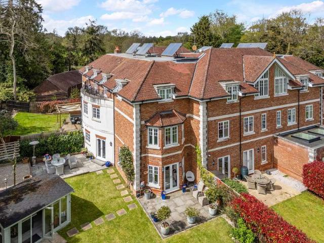 Farm for sale in Hillview, Surrey