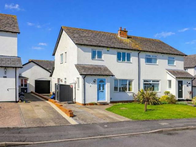 Farm for rent in The Knap, Barry