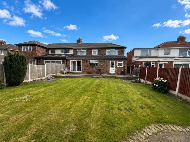 Farm for sale in London Borough of Ealing, Park Royal