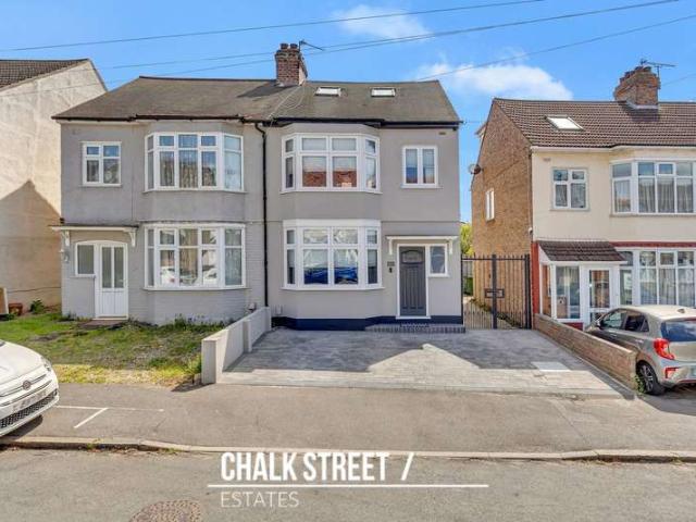 Farm for sale in Gidea Park, Greater London