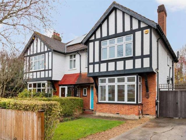 Farm for sale in London Borough of Merton, Raynes Park