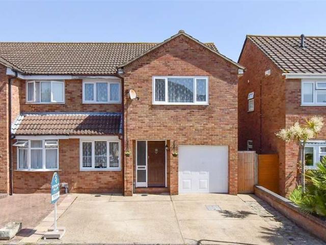 Farm for sale in London Borough of Havering, Greater London