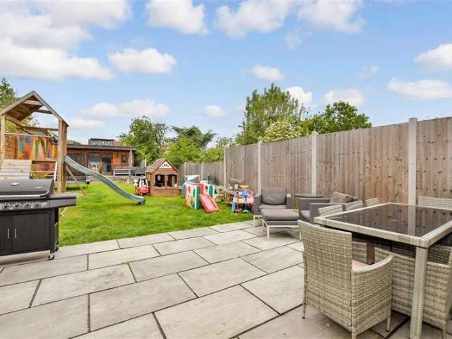 Farm for sale in Laindon, Essex