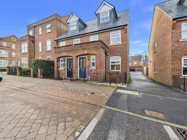 Farm for sale in Bentfield, Duton Hill