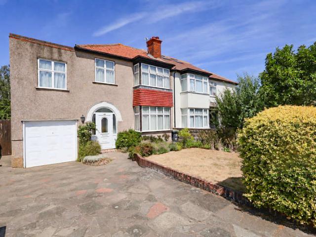 Farm for sale in Tolworth, Greater London