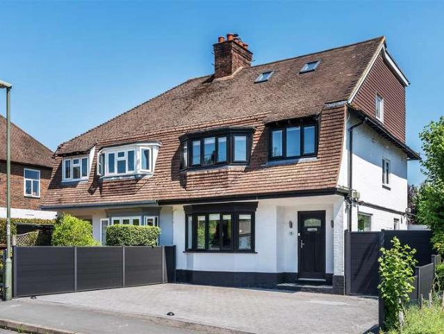Farm for sale in Oxted, Hillview