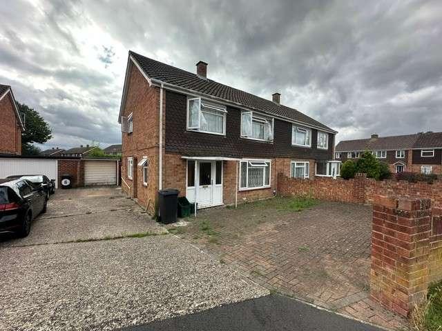 Farm for sale in Thatcham, West Berkshire