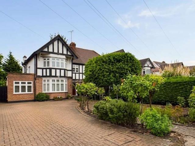 Farm for sale in The Hale, Mill Hill