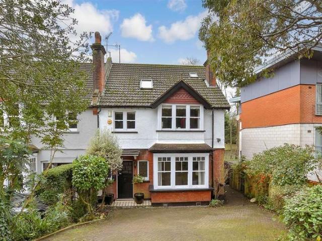 Farm for sale in London Borough of Croydon, Purley