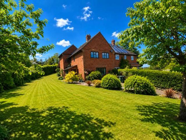 Farm for sale in Trewen