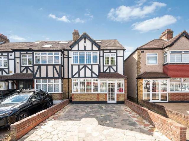 Farm for sale in Worcester Park, Greater London