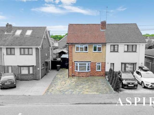 Farm for sale in Laindon, Essex