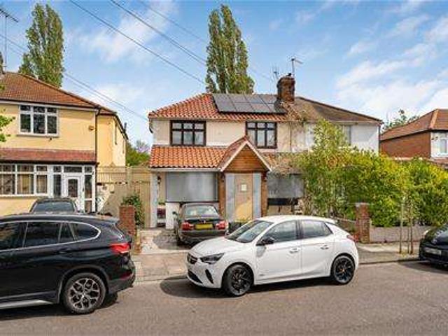 Farm for sale in London Borough of Ealing, Perivale