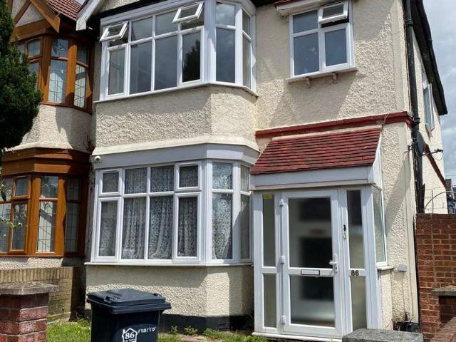 Farm for rent in Gants Hill, Greater London