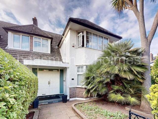 Farm for sale in Brent Cross, Greater London