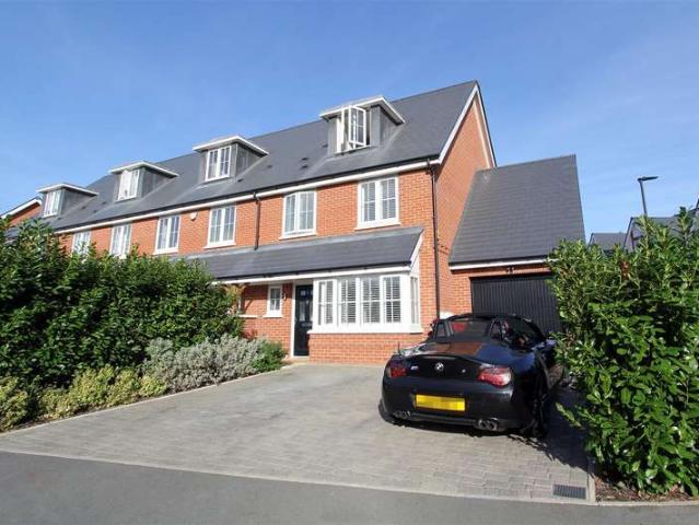 Farm for sale in Broxbourne, Hertfordshire