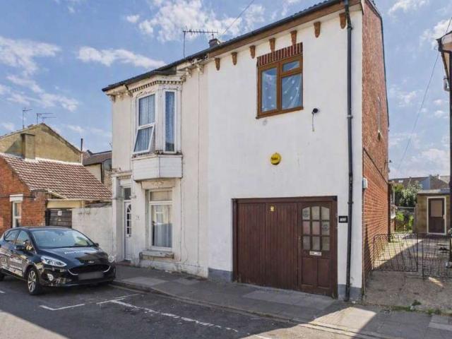 Farm for sale in Buckland, City Of Portsmouth