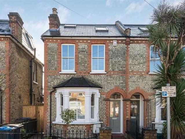 Farm for sale in Norbiton, Greater London