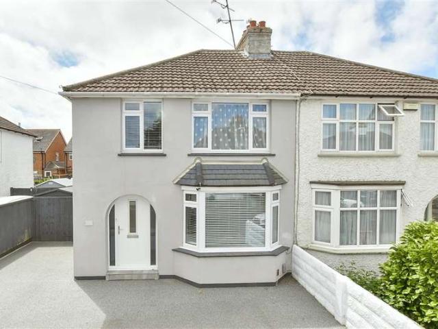 Farm for sale in Snipeshill, Oad Street