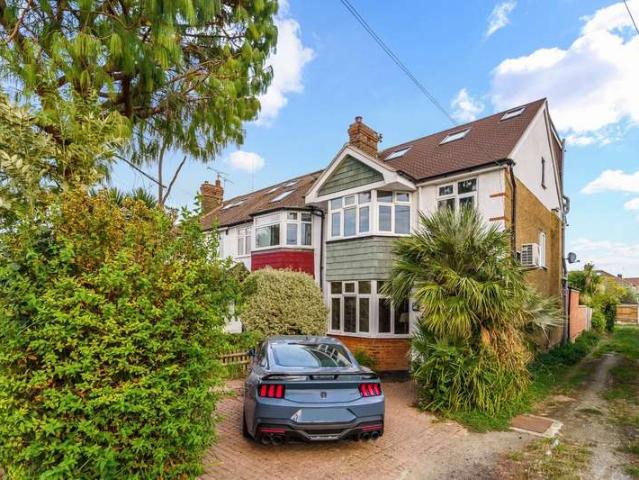 Farm for sale in Cuddington, Epsom and Ewell