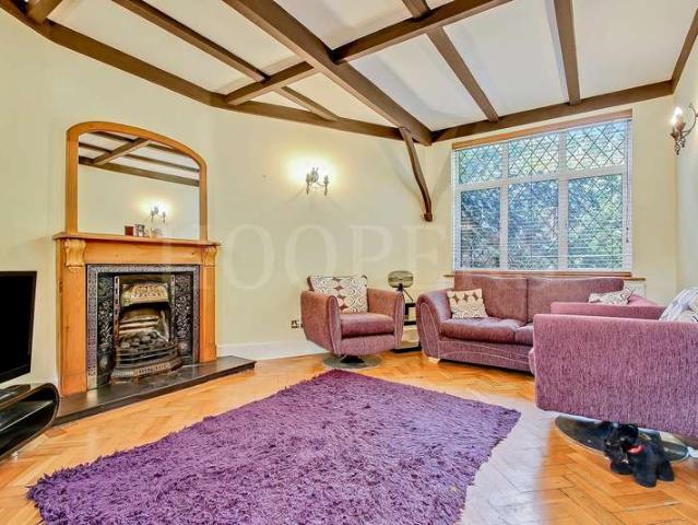 Farm for sale in Dollis Hill, Greater London