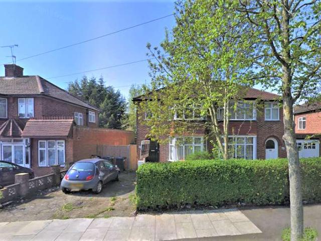 Farm for rent in Colindale, Greater London
