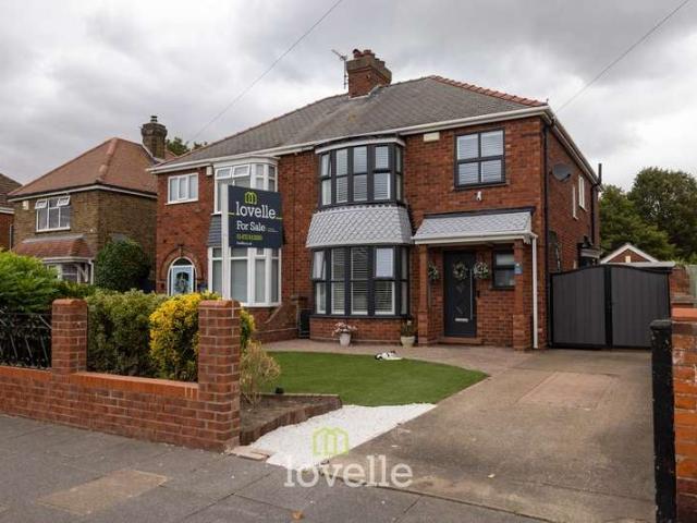 Farm for sale in New Clee, Old Clee