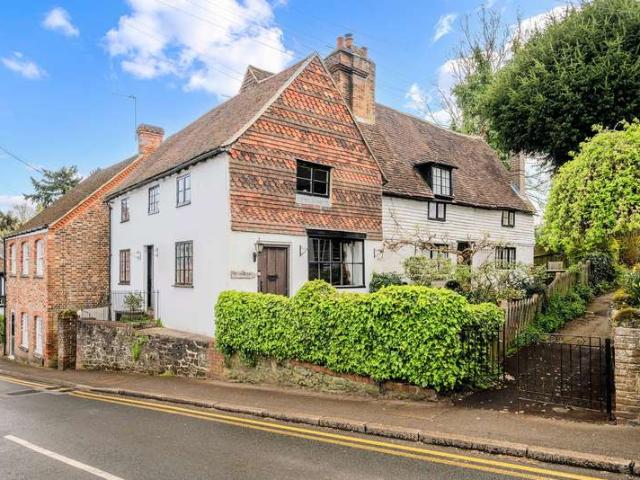 Farm for sale in Oxted, Hillview