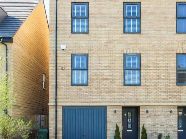 Farm for sale in Whitwood, West Yorkshire