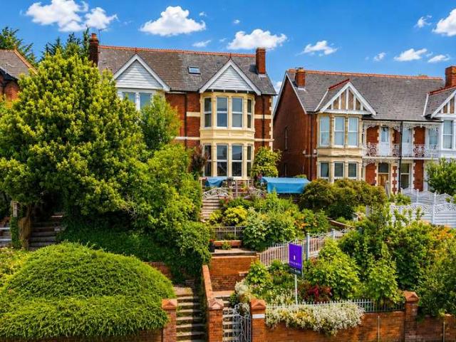 Farm for sale in Gibbonsdown, Barry