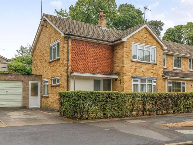Farm for sale in Easthampstead, Bracknell