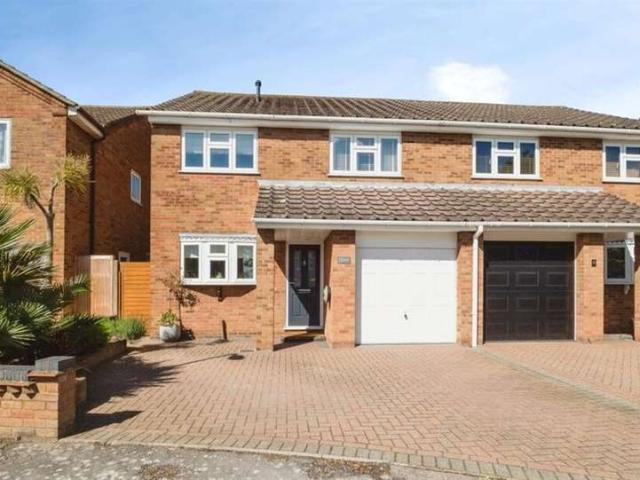 Farm for sale in Elm Park, Greater London