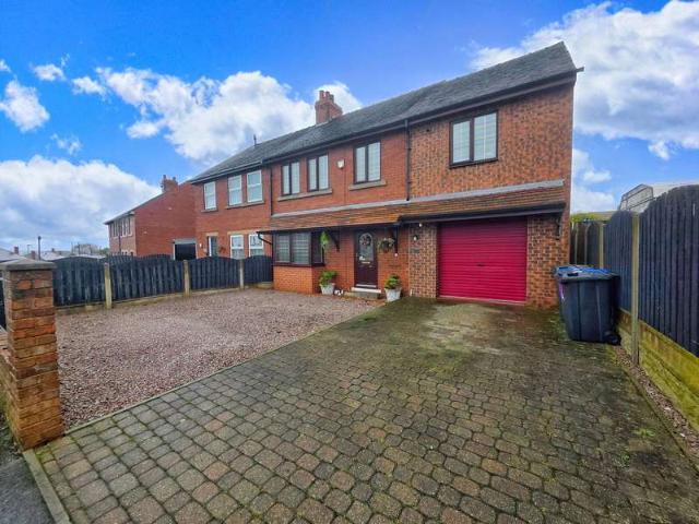 Farm for sale in Wombwell, South Yorkshire