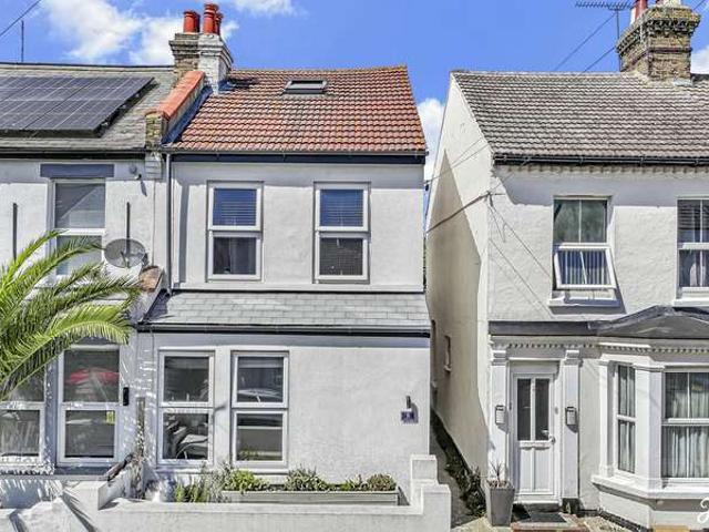 Farm for sale in North Shoebury, Alton Barnes