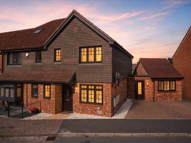 Farm for sale in Grange Farm, Shenley Church End