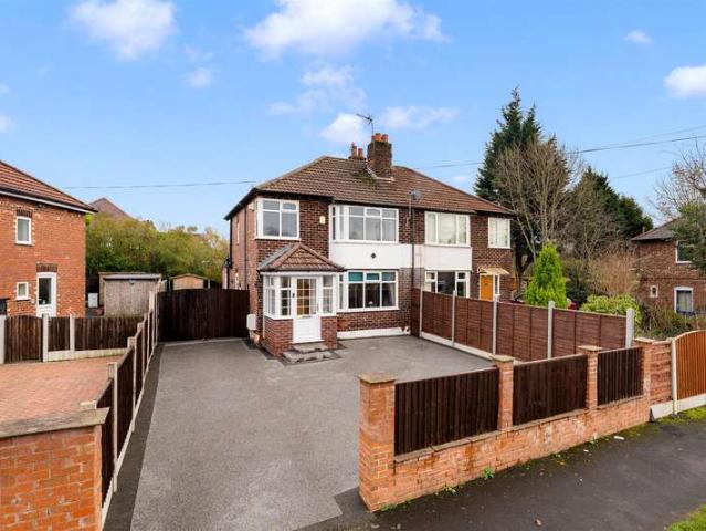 Farm for sale in Cheadle Hulme, Greater Manchester