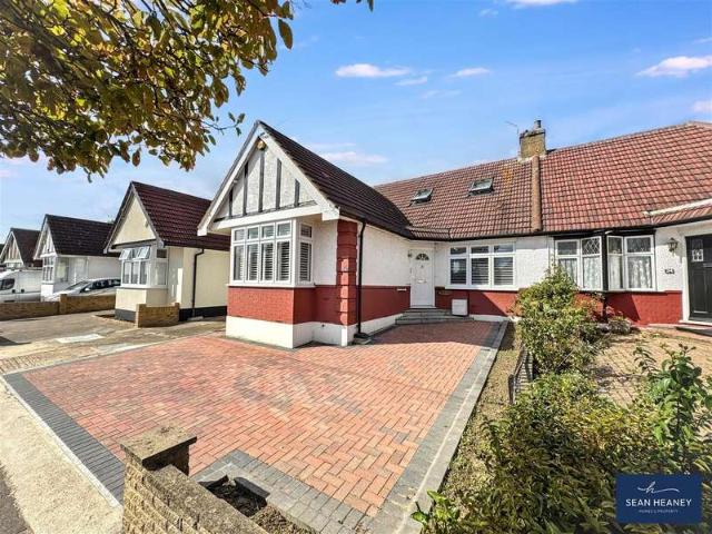 Farm for sale in London Borough of Barnet, Greater London