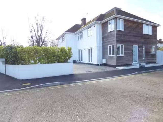 House for rent in Pilgrims' Hatch, Navestock Side