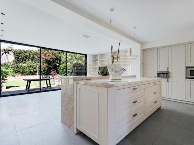 Farm for rent in St. John's Wood, Greater London