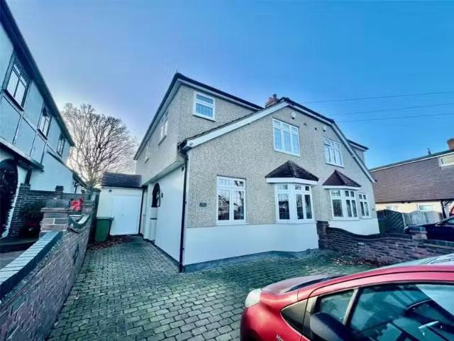 House for rent in Blackfen, Greater London
