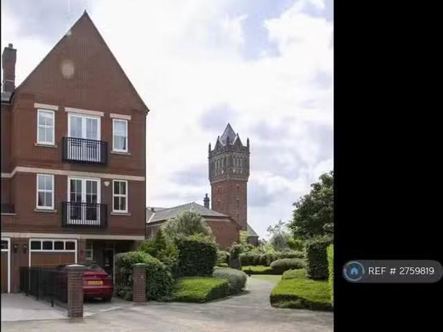 House for rent in Woodford Bridge, Greater London