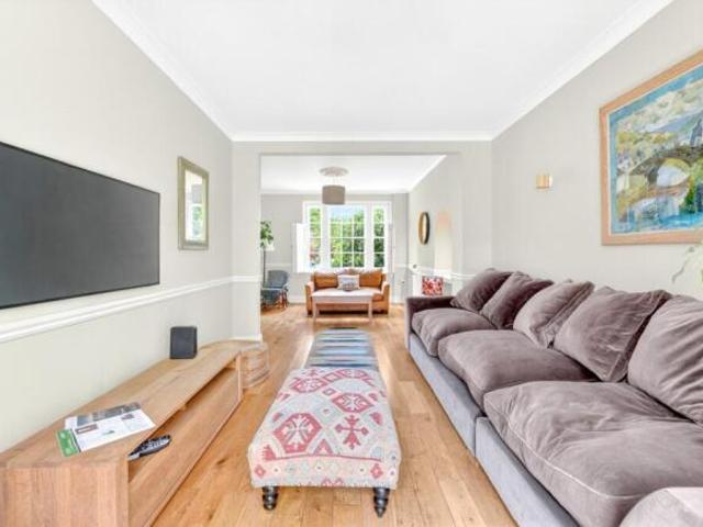 Farm for rent in Highbury, Greater London