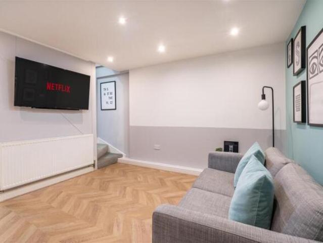 Farm for rent in Broomhill, Sheffield